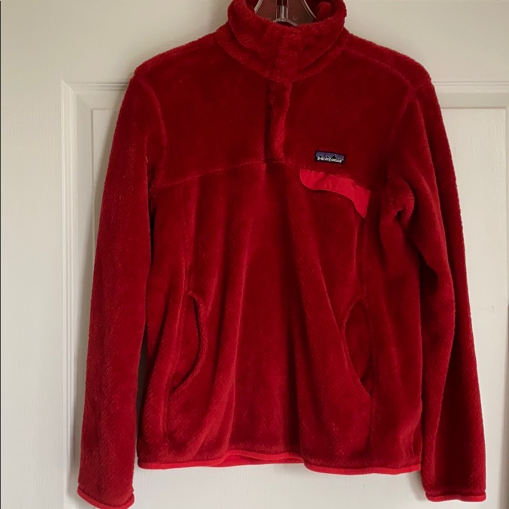 Red Patagonia fleece pull over